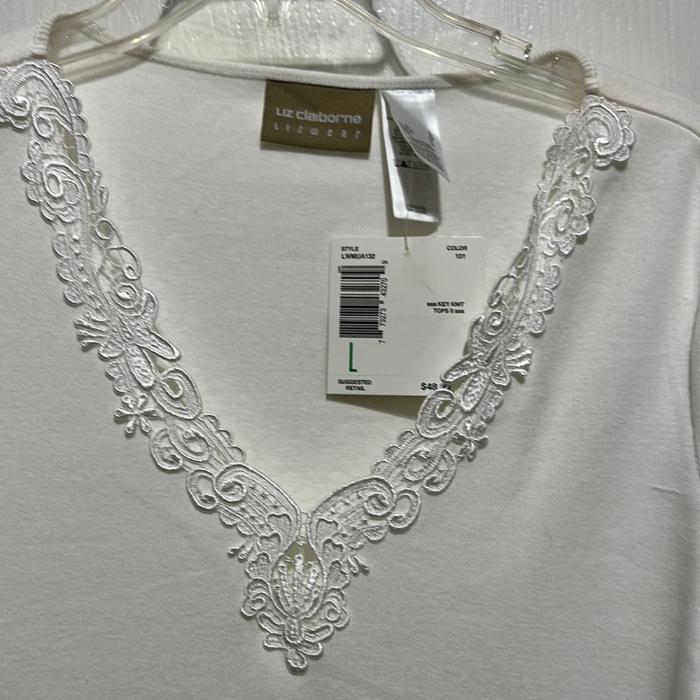 White Lace Trim V-Neck Top - Picture 3 of 5